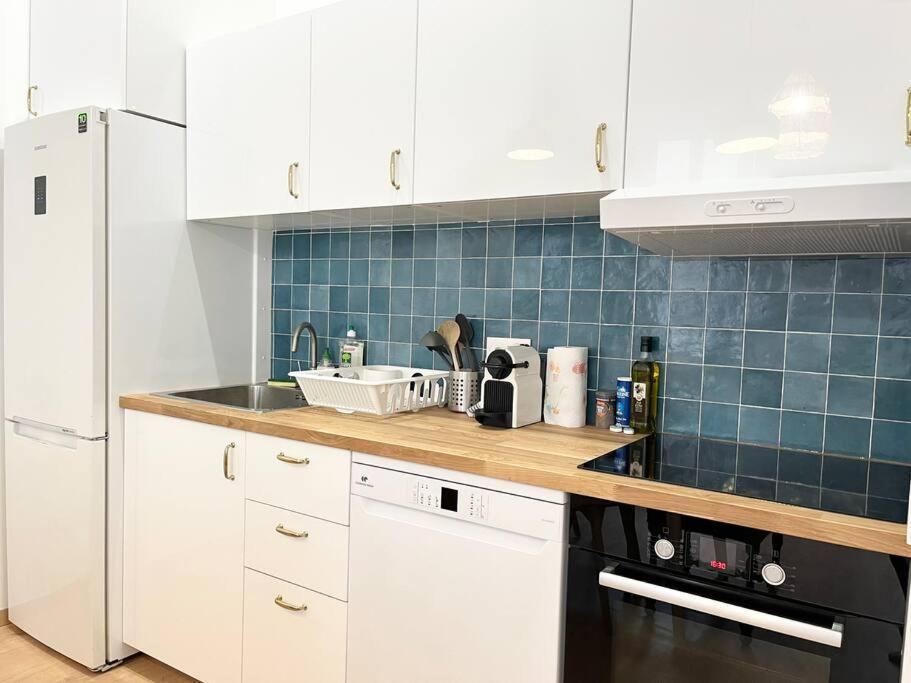 Pleasant 3-Bedroom Flat In The Center Of Marseille Bagian luar foto